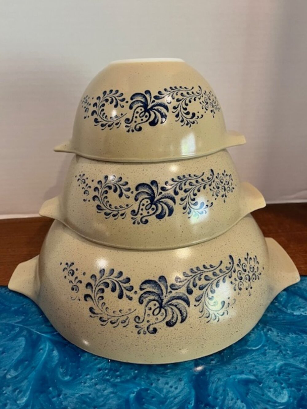Pyrex Homestead Cinderella Nesting Mixing Bowl Set 441/442/444 Blue on Tan